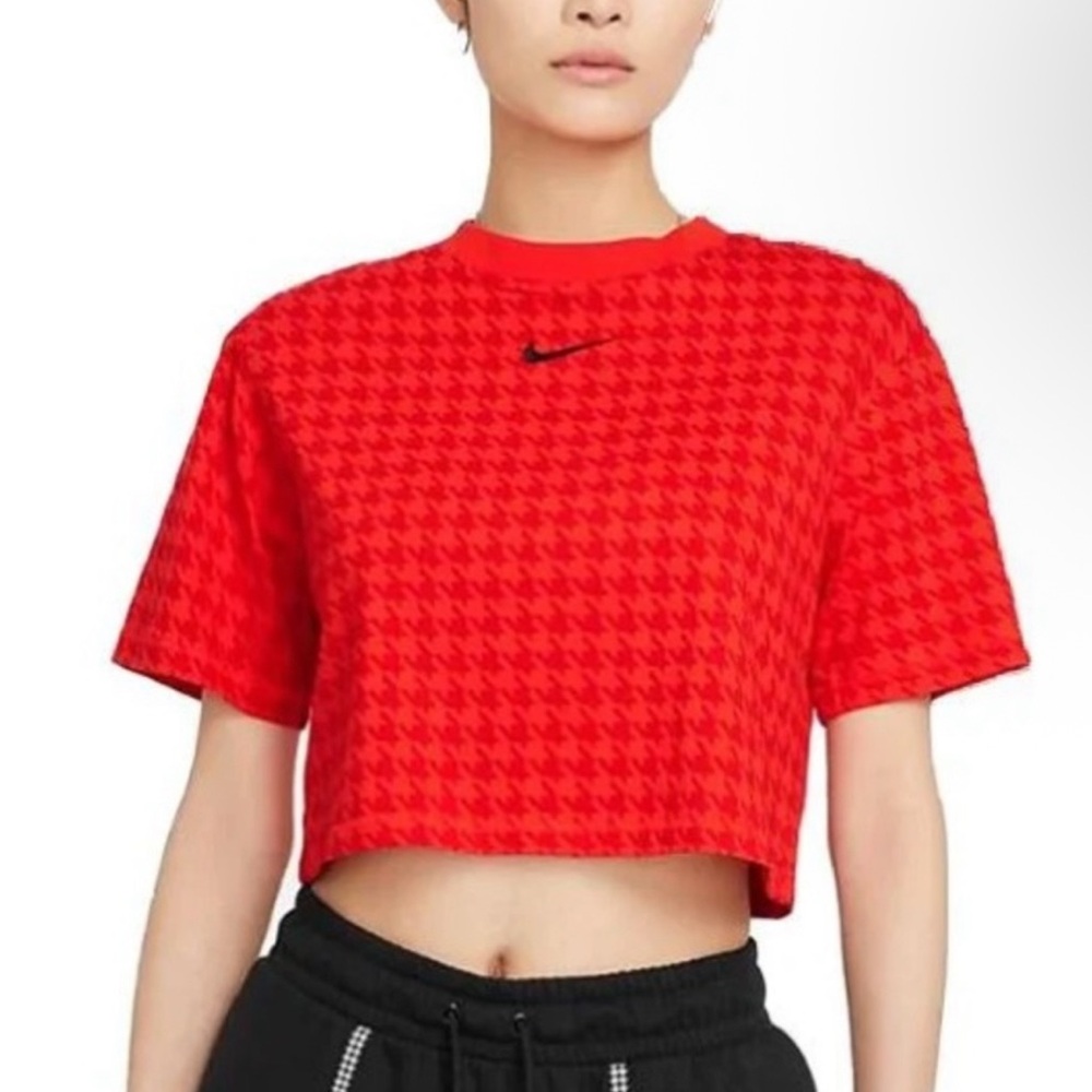 NIKE
WOMEN'S NIKE SPORTSWEAR ICON CLASH CROP TOP